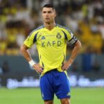 Mengintip siapa saja 10 pemain sepak bola dengan gaji tertinggi 2025, termasuk Cristiano Ronaldo yang meraup hingga Rp4,5 triliun—bonus, kontrak, dan fakta menariknya!