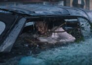 Salah satu adegan kondisi terjebak dalam film Thrash Netflix (Foto: Youtube/Official Trailer)