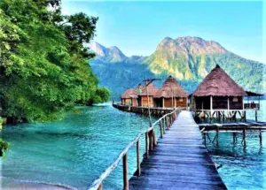 Pantai Ora, Maluku